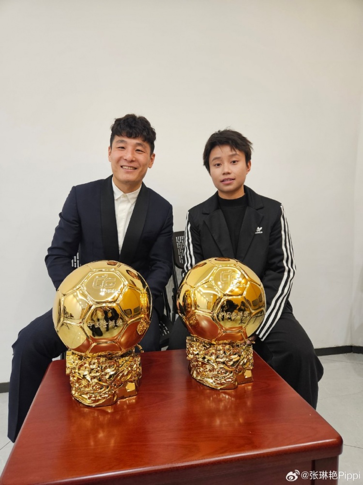  張琳艷社媒曬與武磊合照：感謝、榮幸、幸運，祝磊哥早日康復