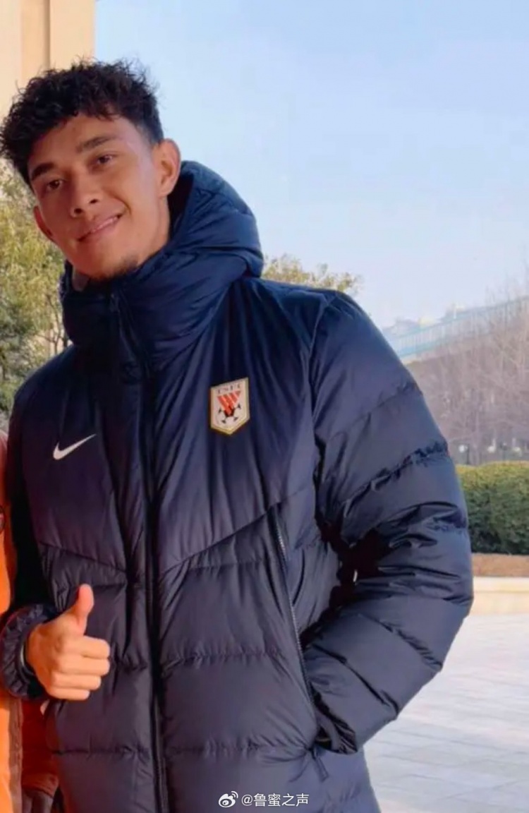  博主：泰山隊新援李小恒已抵達俱樂(lè )部，明天將隨隊登泰山祈福