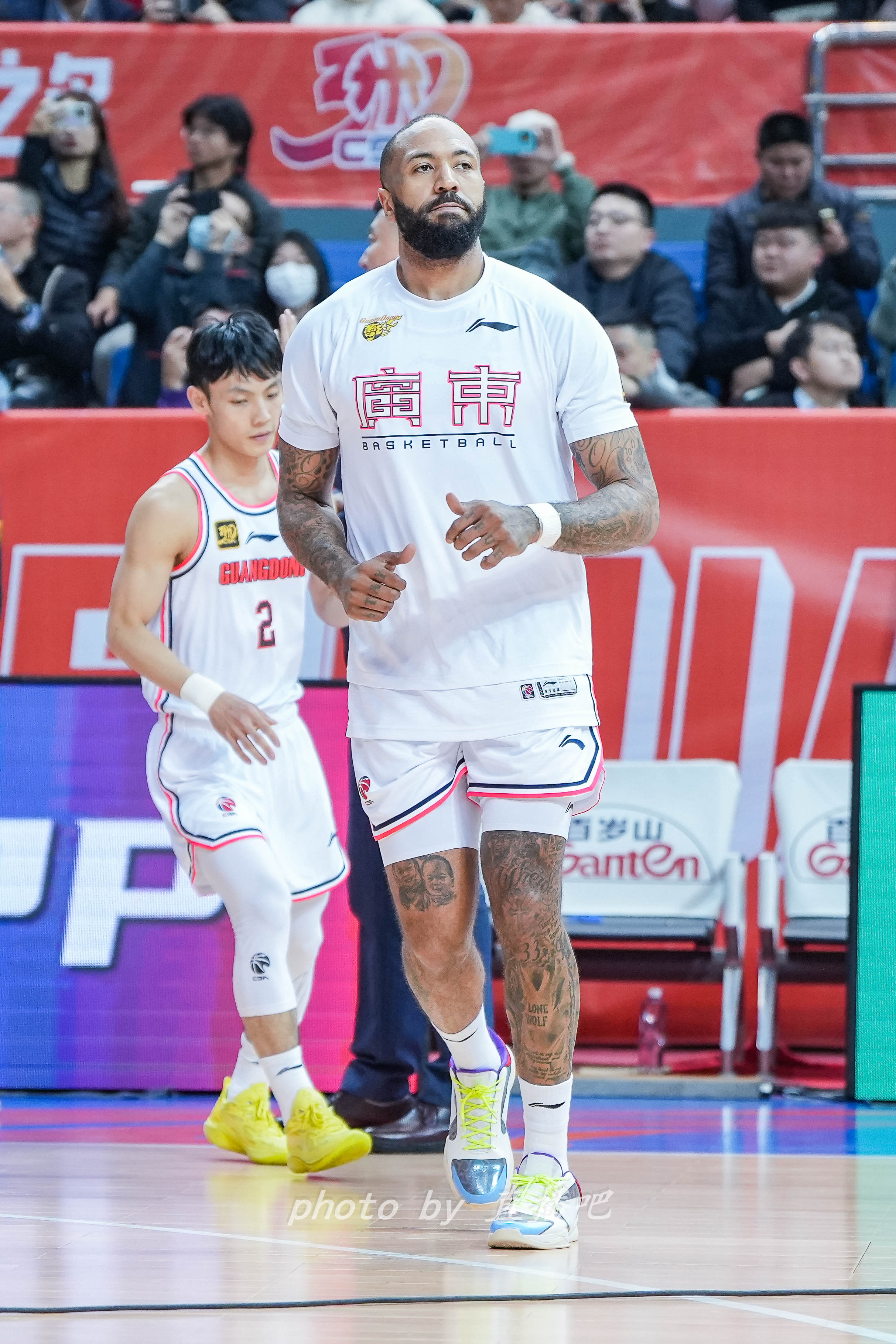  打得不錯！36歲吉倫沃特原本的第三外援卻成廣東男籃的真大腿