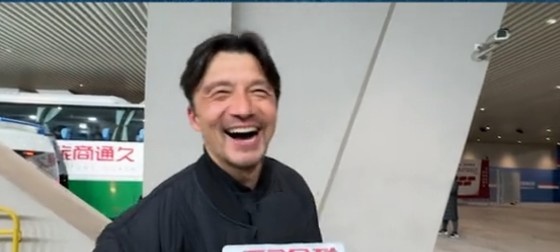  帶孩子和帶球隊哪個(gè)更累？謝暉笑言：都累，但帶孩子更累