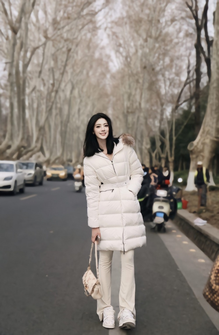  煙雨下江南！卓識游南京：卿言一句梧桐美 吾種梧桐滿(mǎn)京城