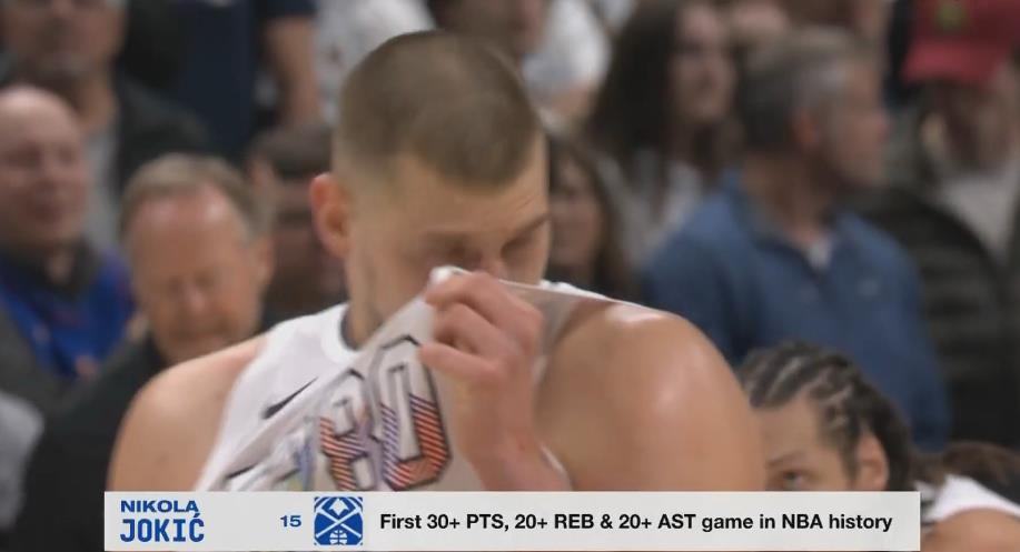  你貸款？轉播方字幕：約基奇30+20+20！NBA歷史首人！