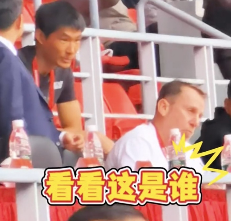  久爾杰維奇現身鹽城，現場(chǎng)觀(guān)看中國U22國足vs韓國