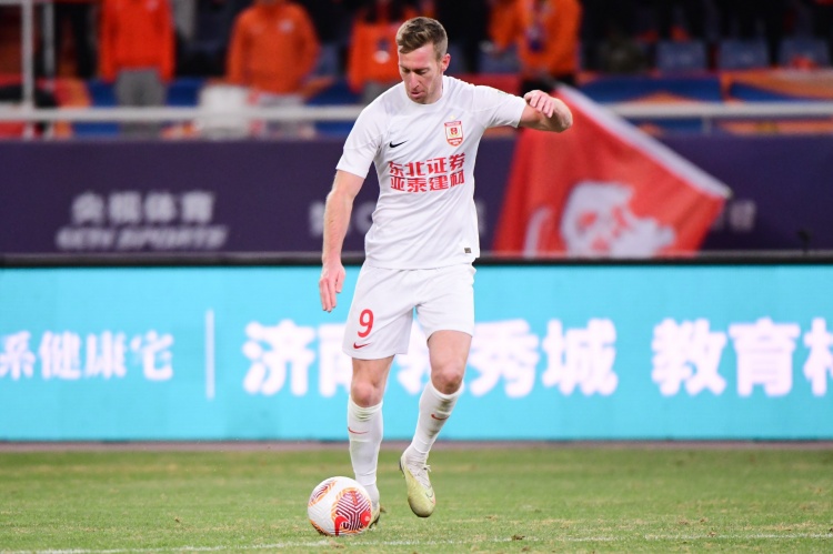 熱身賽：長(cháng)春亞泰2-1青島海牛 貝里奇、奧莫伊胡安弗破門(mén)???