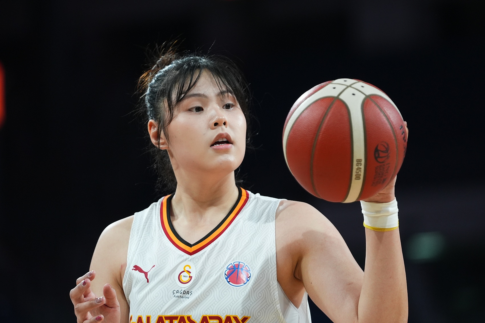  穩定高效！李月汝9中6得到18分10板1助2斷1帽 罰球6中6