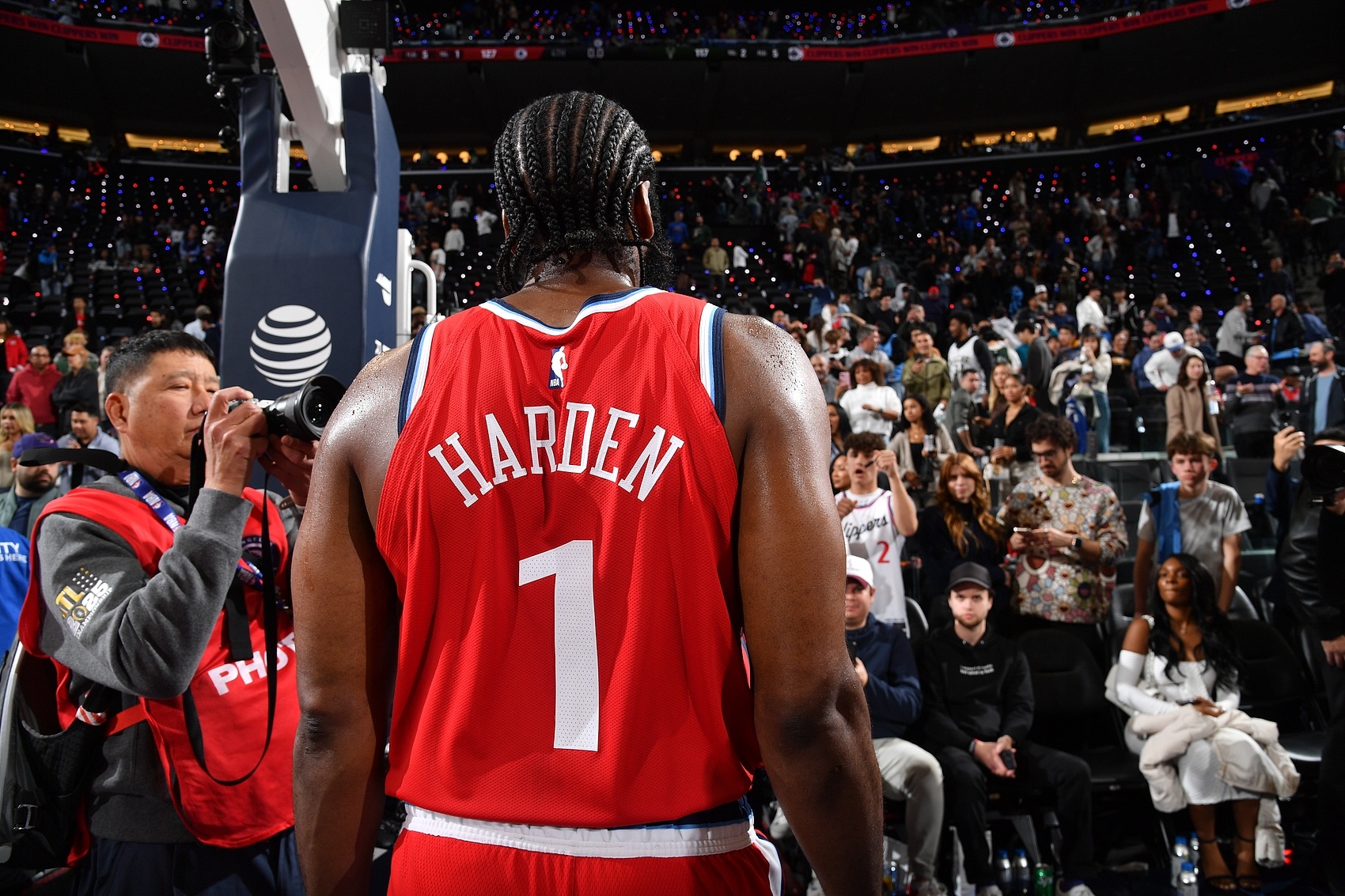  哈登：三連敗沒(méi)啥特別的主題 這是NBA&賽季還很漫長(cháng)
