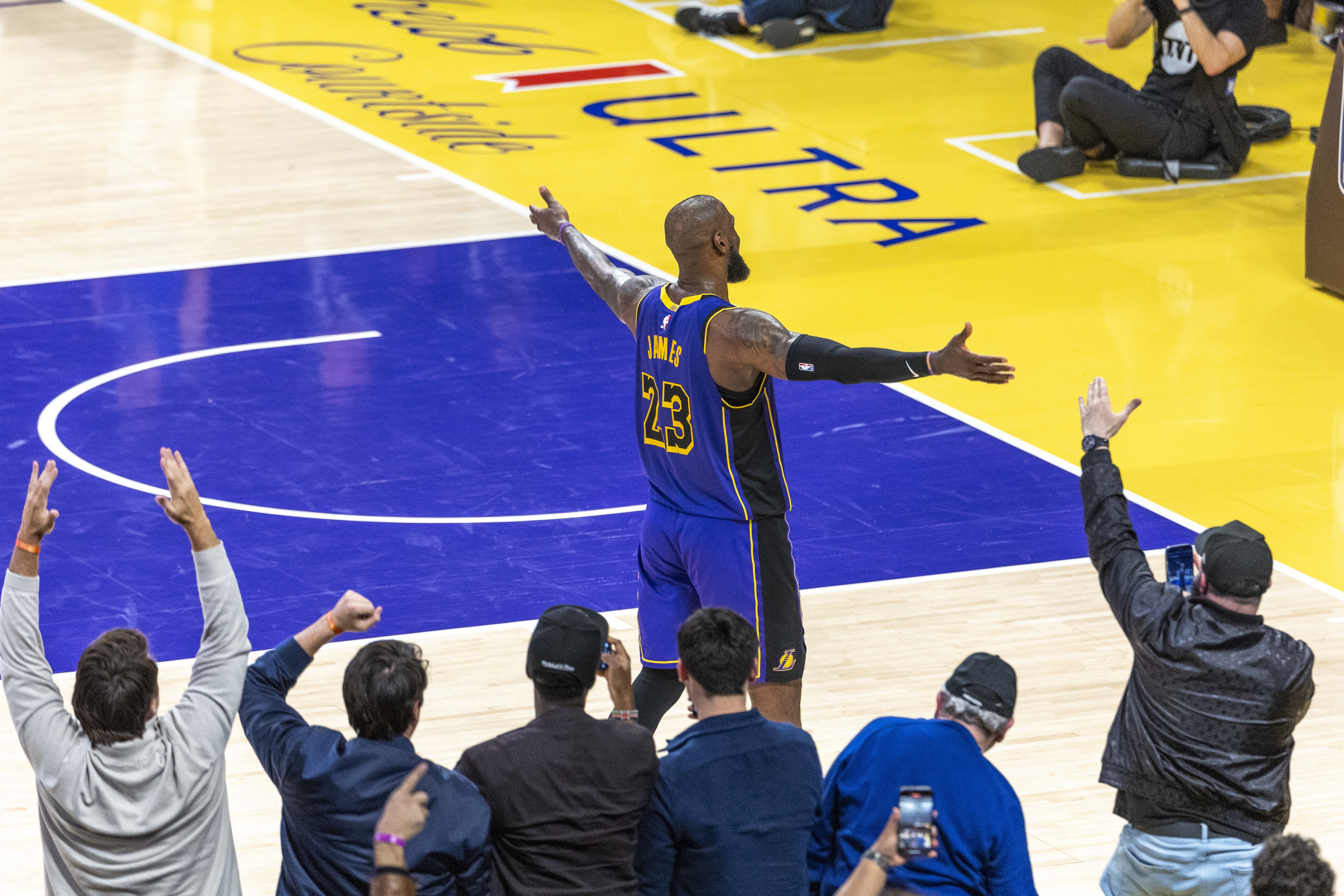  分析NBA目前的輿論環(huán)境：詹姆斯之后 聯(lián)盟門(mén)面成了一個(gè)燙手山芋？