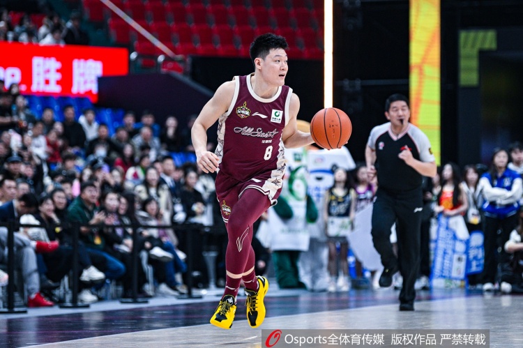  張寧：最后我就不想傳了 兄弟們一起歡呼擁抱拍頭的感覺(jué)真好！
